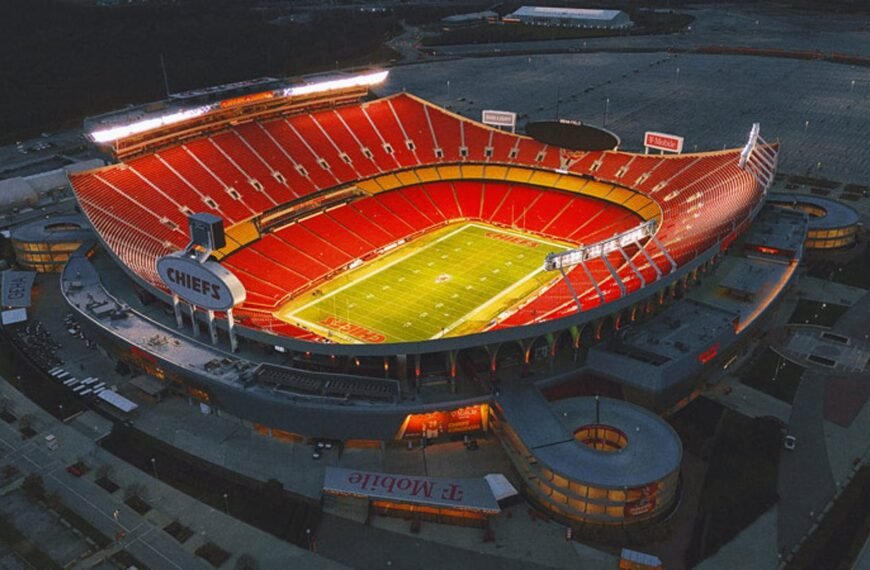 Chiefs set six-month deadline to decide future of Arrowhead Stadium